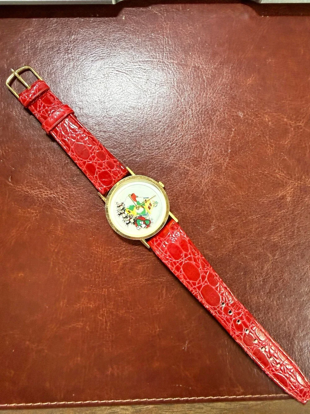 Vintage Quartz Holiday Santa Sleigh Cartoon Dial Red Leather Strap Gold Tone